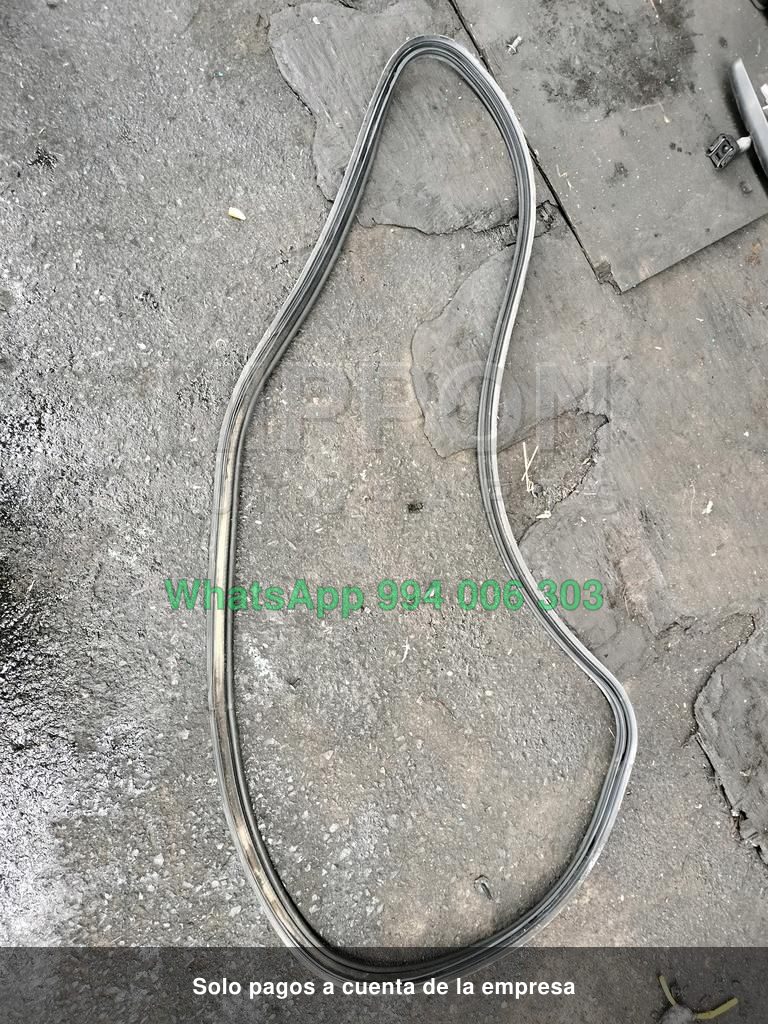 JEBE DE MALETERA TOYOTA BELTA 2005-2012 SEDAN KSP92 SCP92
