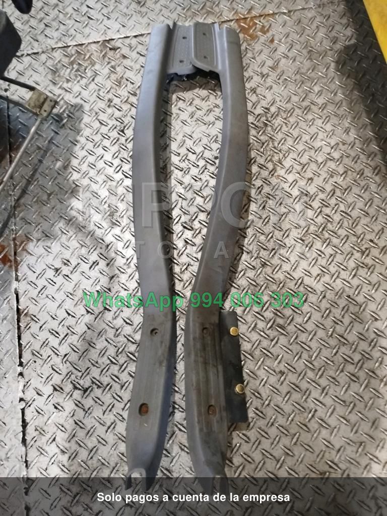 PISADERA DE COMPUERTA NISSAN CARAVAN 2012-2026 VAN VR2E26 CW4E26