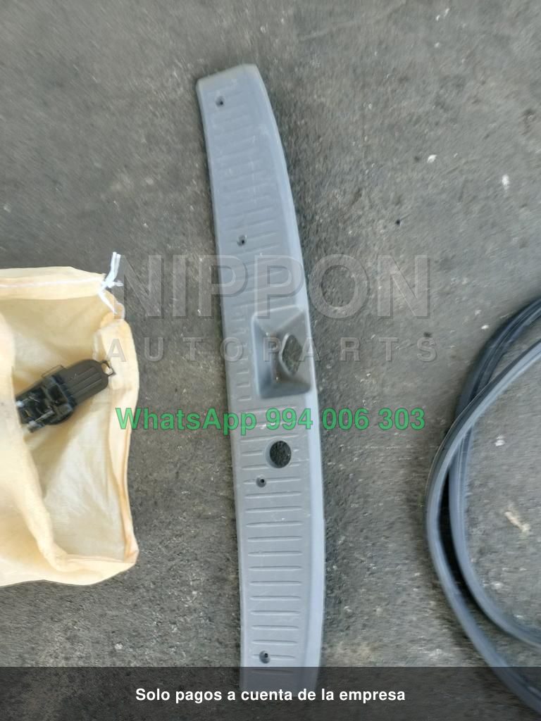 PISADERA DE COMPUERTA MAZDA FAMILIA 2007-2018 VAN VY12 BVZNY12